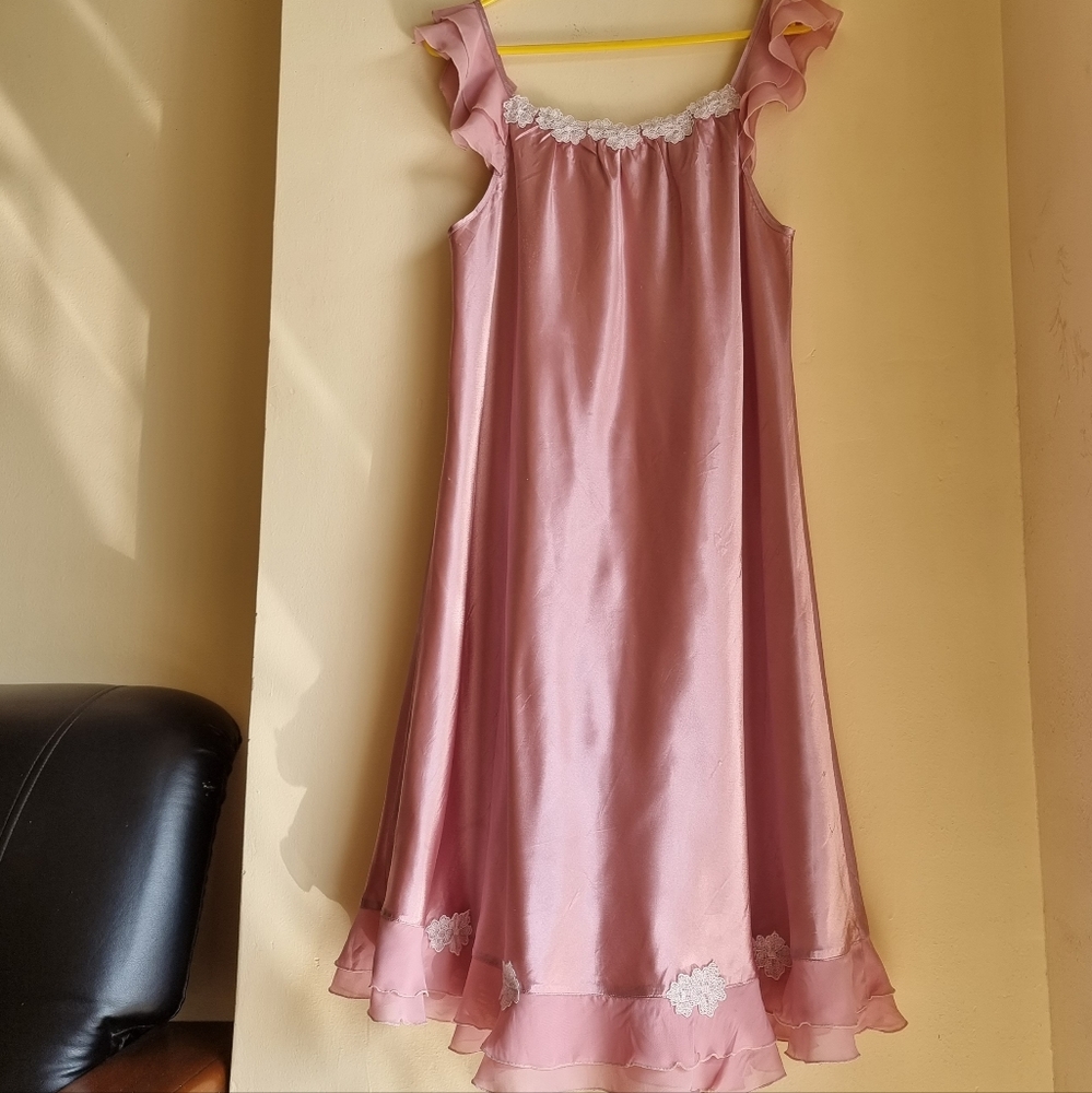 Ladies Satin nightgown ruffled sleeveless. US Medium size. - Picture 1 of 13